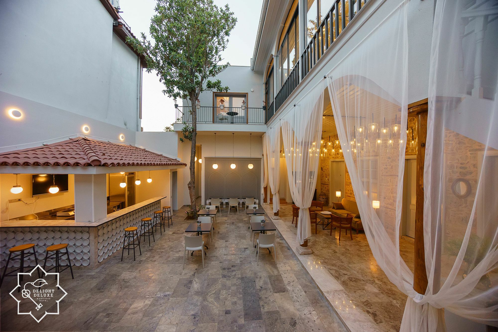 Otel Delight Deluxe 4*